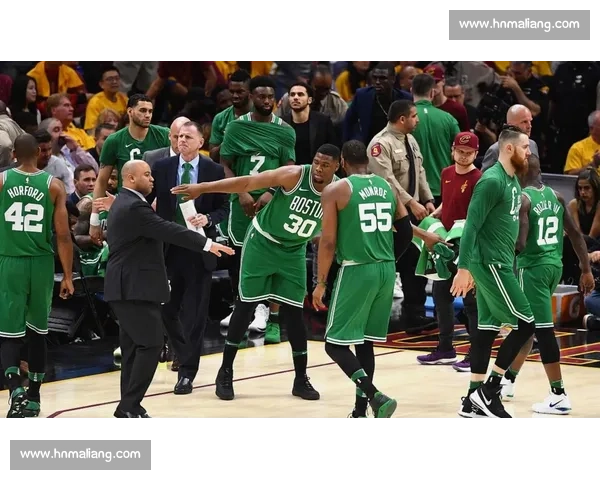 热火逆袭凯尔特人加时取胜 双方激战呈现极限对抗精彩瞬间